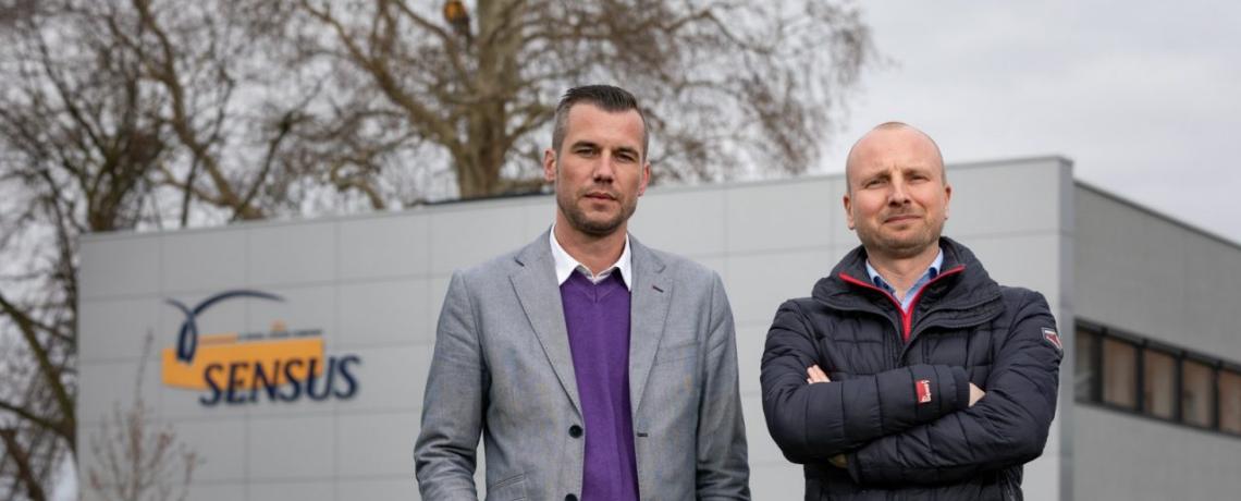 Ron van der Velden (G) et Mark de Jong d'ERIKS.